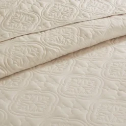 Glen Reversible Bedspread Set 11 Glen Reversible Bedspread Set -Baxton Studio Store GUEST 480baee4 f914 45f5 8a28 a8c57cbfd3dc