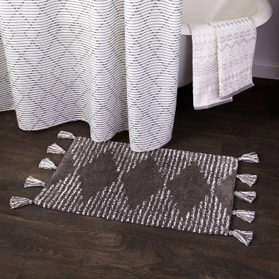 20"x30" Geo Diamonds Bath Rug Gray - SKL Home 5 20"x30" Geo Diamonds Bath Rug Gray - SKL Home - Image 3