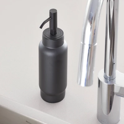 Austin Soap Pump Matte Black - IDESIGN 5 Austin Soap Pump Matte Black - IDESIGN - Image 3