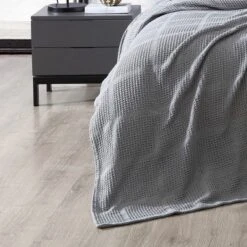 Kenneth Cole New York Essentials Blanket