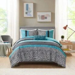 Christa Comforter Set